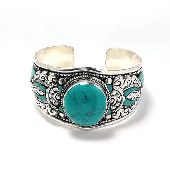 Handcrafted Tibetan Green Turquoise Stone Bracelet - Picture 3 of 4